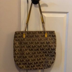 MICHAEL KORS purse with yellow handle